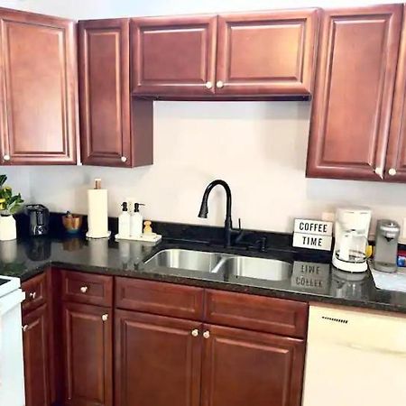 Cozy 2 Bedroom Townhouse Near Lake And Restaurants 군터스빌 외부 사진
