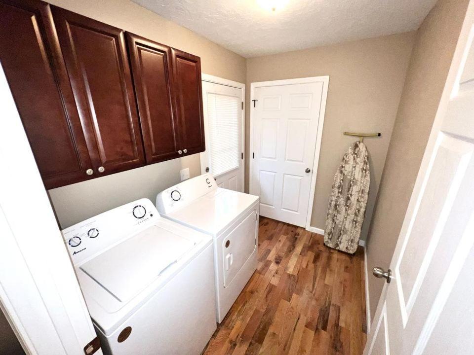 Cozy 2 Bedroom Townhouse Near Lake And Restaurants 군터스빌 외부 사진